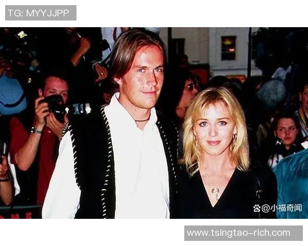 法国足球明星的女友们：揭开她们背后的故事与魅力